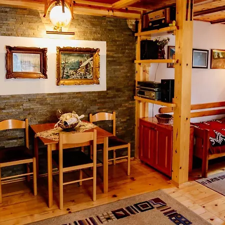 Predah, Mijaila Radovica 13a * Златибор